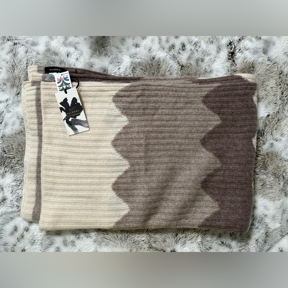 Halogen 100% cashmere scarf